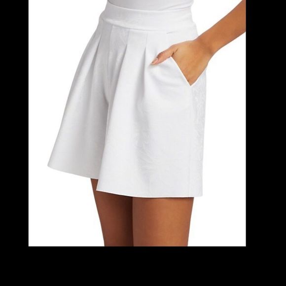 Chiara Boni La Petite Robe Charlee Floral
Shorts - Picture 7 of 7